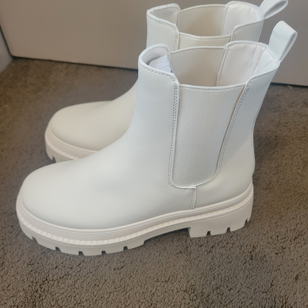 White Chunky Chelsea Boots